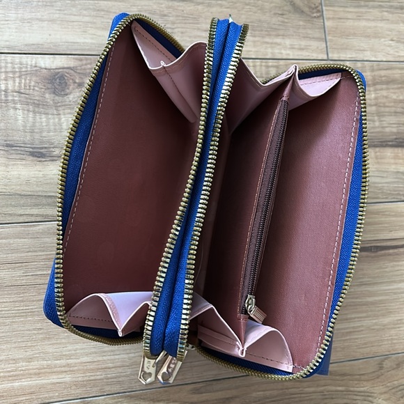 Forever Lovely Design By Madley Purse Crossbody Wallet Faux Leather Blue & Gold - Picture 6 of 8